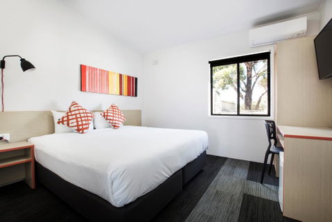 Villawood Hotel - Sunshine Coast Tourism 0