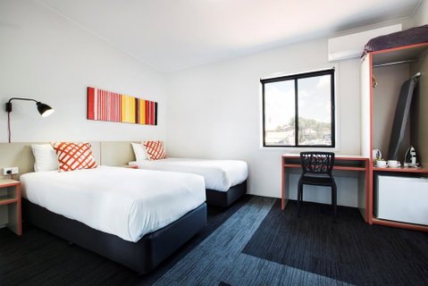 Villawood Hotel - Sunshine Coast Tourism 2