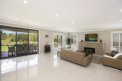 Vin De Vie - Holiday Sunshine Coast 2