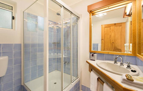 Vineyard Cottages - Sunshine Coast Tourism 2