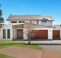 Vineyard Views - Holiday Sunshine Coast