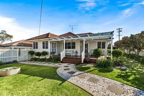 Viola House - Sunshine Coast Tourism 1