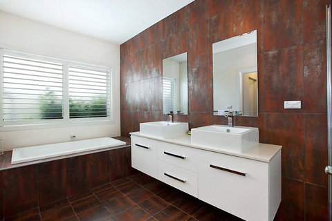 Vista One - Holiday Sunshine Coast 0