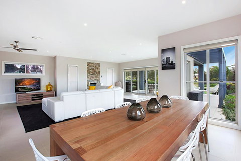 Vista One - Holiday Sunshine Coast 3