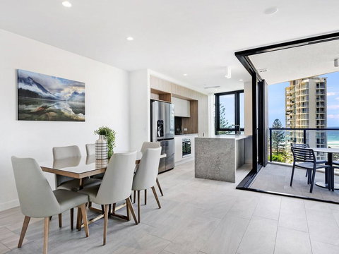 Vue Broadbeach Private 2 Bed Ocean View - Sunshine Coast Tourism 0