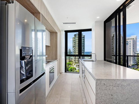 Vue Broadbeach Private 2 Bed Ocean View - Sunshine Coast Tourism 3