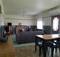 Wagga Wagga Country Cottages - Holiday Sunshine Coast