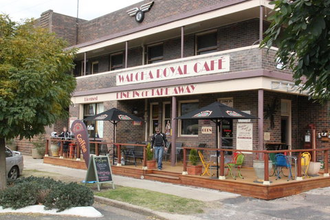 Walcha Royal Cafe & Accommodation - Holiday Sunshine Coast 0