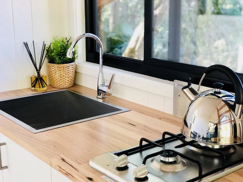 Walden Tiny House - Holiday Sunshine Coast 1