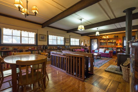 Walhalla Coach House - Sunshine Coast Tourism 3