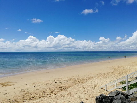 Walk To Beach Queenslander HOME In CBD Hervey Bay - Sunshine Coast Tourism 0