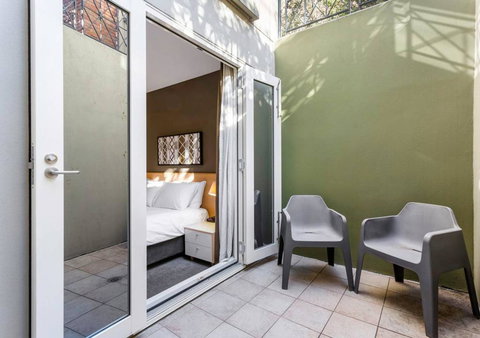 Walk To The MCG, The Tan, Botanic Gardens & Train - Holiday Sunshine Coast 2