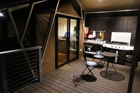 Wallabies Rest - Sunshine Coast Tourism 1