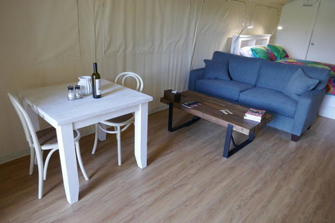 Wallabies Rest - Sunshine Coast Tourism 3