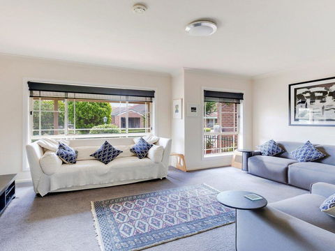 Walling-Clifton Gardens - Backing Onto Golf Course - Sunshine Coast Tourism 0