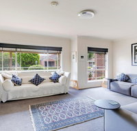 Walling-Clifton Gardens - backing onto golf course - Sunshine Coast Tourism