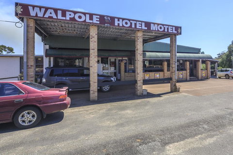 Walpole Hotel Motel - Sunshine Coast Tourism 1