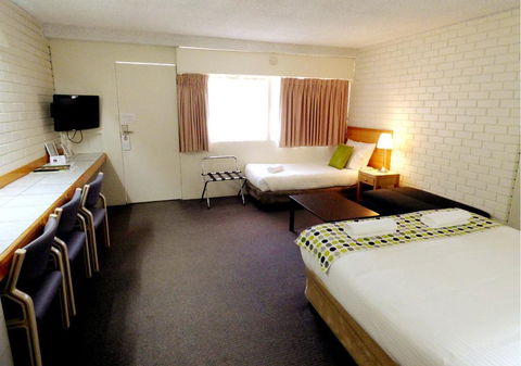 Wanderlight Motor Inn - Sunshine Coast Tourism 3