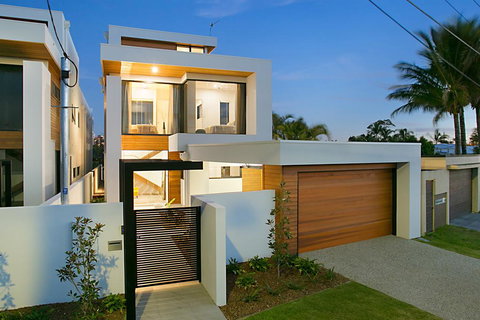 Wanderlust On Water - Holiday Sunshine Coast 1