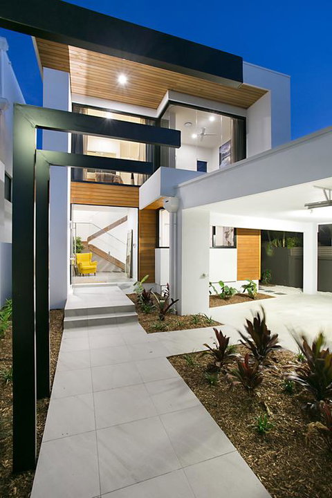 Wanderlust On Water - Holiday Sunshine Coast 3