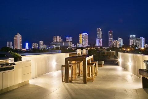 Wanderlust On Water - Holiday Sunshine Coast 0