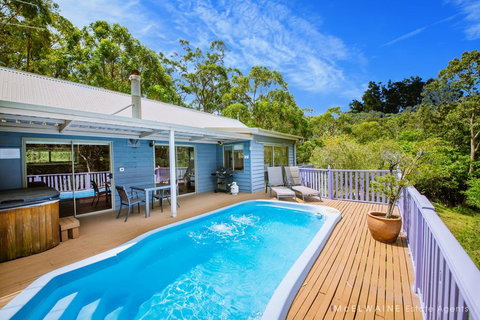 Wanjii II Pool & Spa Getaway - Holiday Sunshine Coast 0