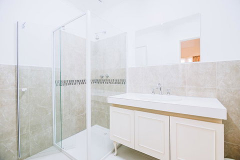 Warburton Lodge - Holiday Sunshine Coast 1