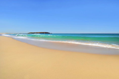 Warilla Sands - Sunshine Coast Tourism 0