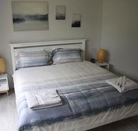 Warnbro Beach Family Accommodation - Sunshine Coast Tourism