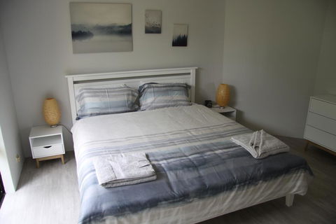 Warnbro Beach Family Accommodation - Sunshine Coast Tourism 0