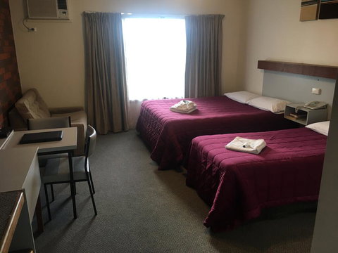 Warragul Views Motor Inn - Holiday Sunshine Coast 3