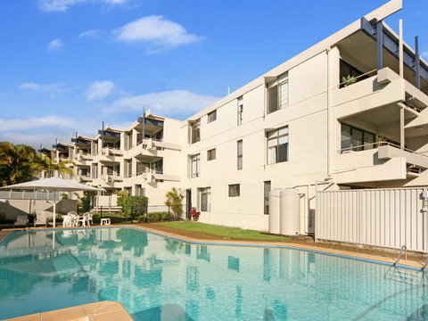 Warroo Apartments - Sunshine Coast Tourism 2