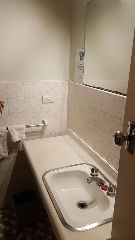 Watagan Forest Motel - Caltex Brunkerville - Holiday Sunshine Coast 3