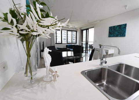 WATERFRONT DARWIN TROPICAL GEM - Sunshine Coast Tourism 0