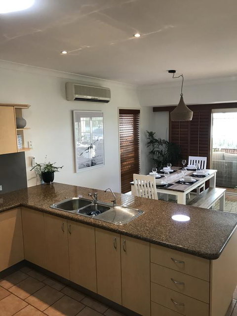 Waterfront Family House - Sunshine Coast Tourism 3