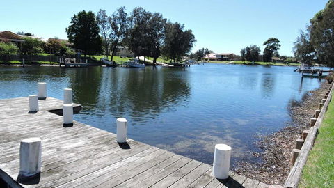Waterfront Getaway In Sussex - Sunshine Coast Tourism 0