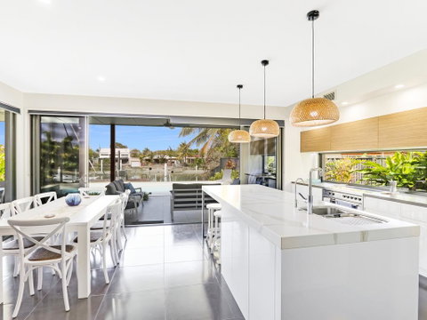 WATERFRONT HOME BORDERING MOOLOOLABA - Sunshine Coast Tourism 3