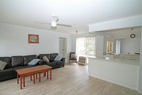 Waterfront On Plover - Holiday Sunshine Coast 1
