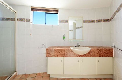 Waterfront Resort, Perfect For A Couples Getaway! - Sunshine Coast Tourism 1