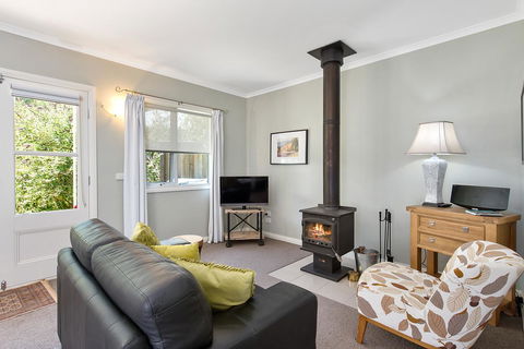 Amelina Cottages - Holiday Sunshine Coast 38