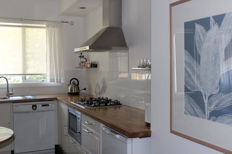 Amelina Cottages - Holiday Sunshine Coast 21