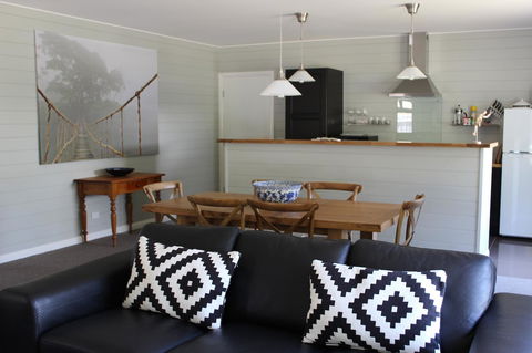 Amelina Cottages - Holiday Sunshine Coast 20