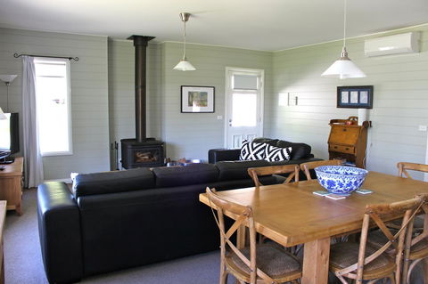 Amelina Cottages - Holiday Sunshine Coast 27