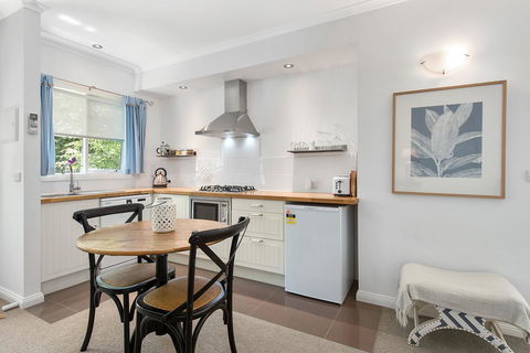 Amelina Cottages - Holiday Sunshine Coast 14