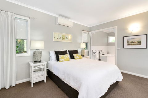 Amelina Cottages - Holiday Sunshine Coast 6