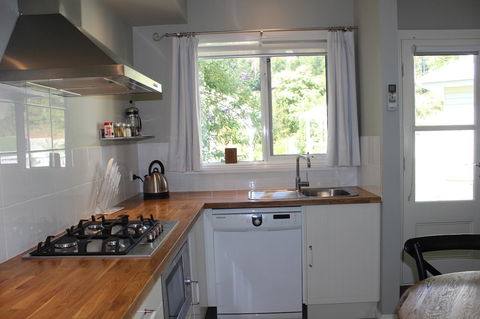 Amelina Cottages - Holiday Sunshine Coast 26