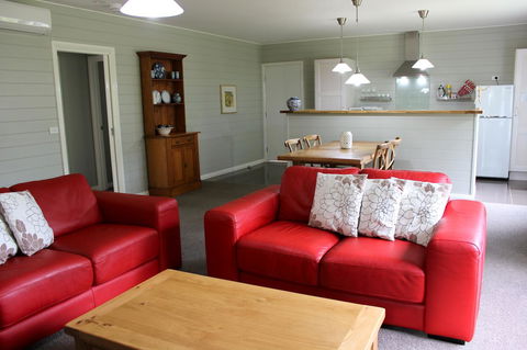Amelina Cottages - Holiday Sunshine Coast 29