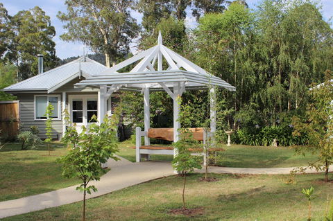 Amelina Cottages - Holiday Sunshine Coast 7