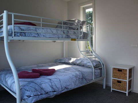 Central To Cowes - Sunshine Coast Tourism 7