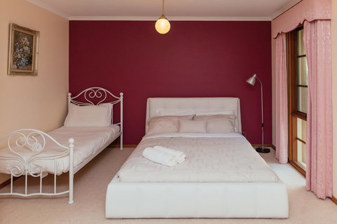 The Dan - Sunshine Coast Tourism 7